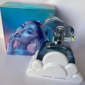 Ariana Grande Cloud Fragrance